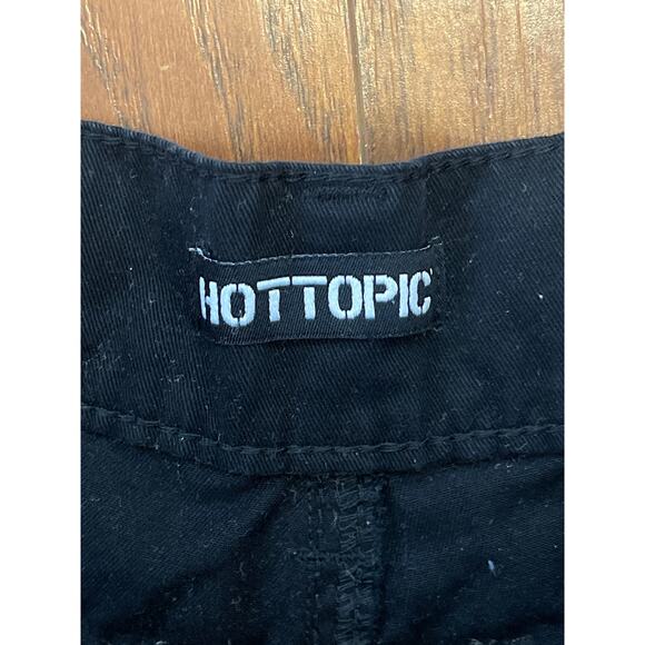 Hot Topic Y2K Black Cargo Shorts Size 32 - Picture 2 of 6
